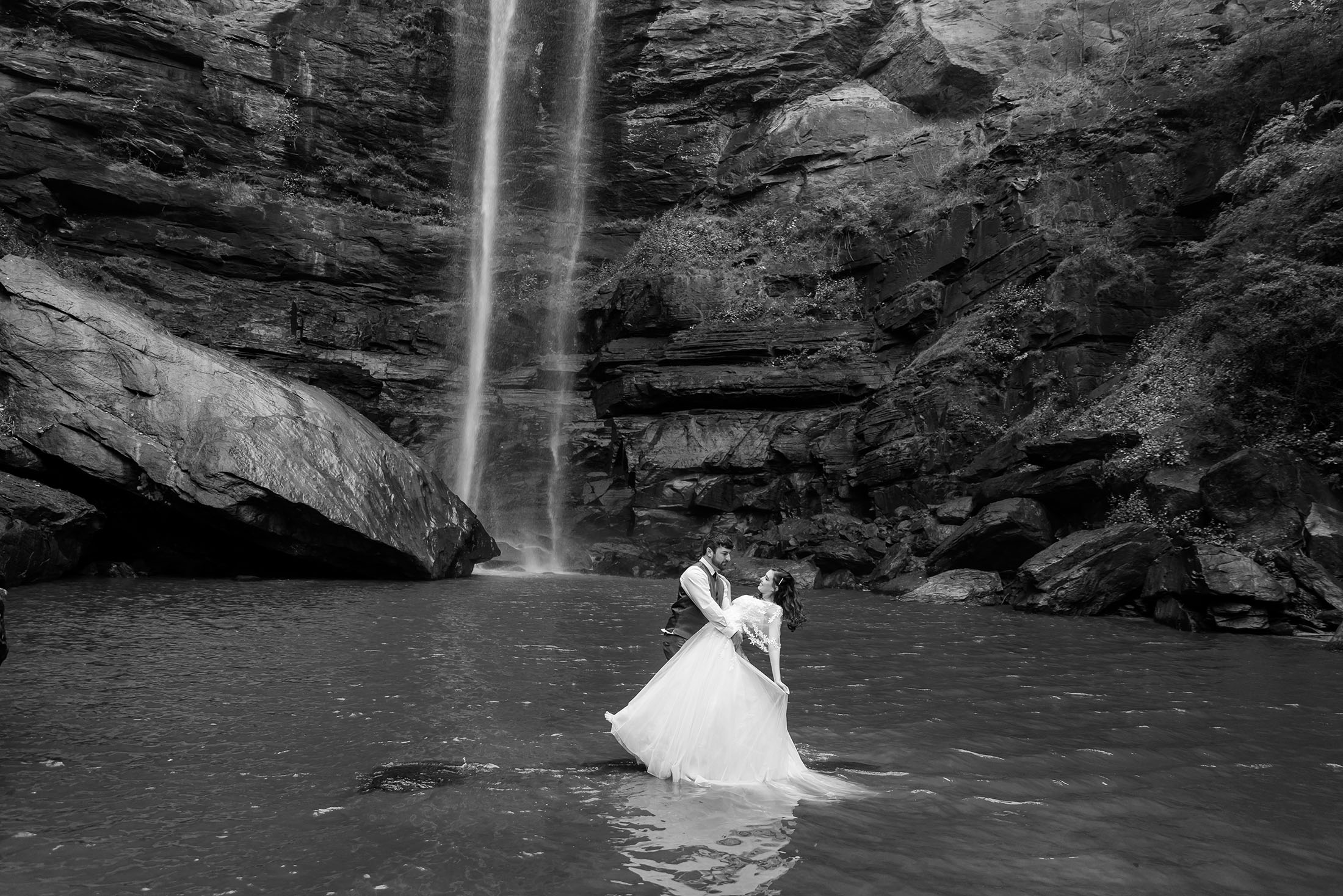 toccoa-falls-wedding-12 Bride and groom portraits at Toccoa Falls